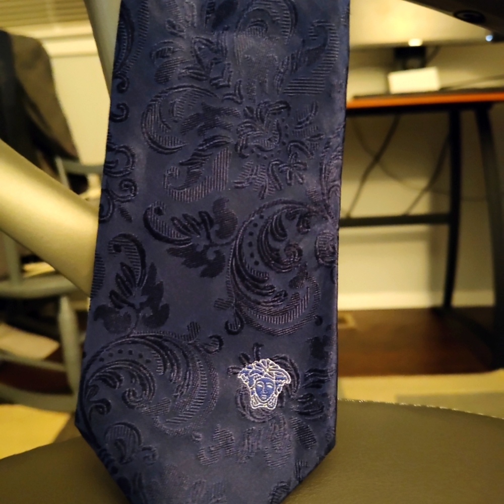 100% Athentic Like New Versace Tie-Navy Blue Paisley